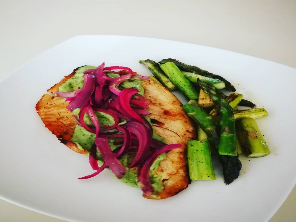 Pescado en salsa verde de cilantro